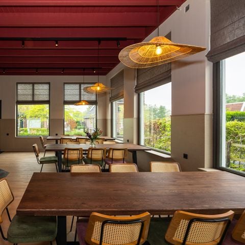 VAKANTIEHUIS 40 personen - Hoofdgebouw 20 personen + 5 Tiny Greenhouses