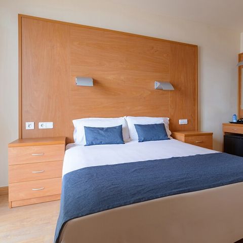 Slaapkamer 2 personen - TWEEPERSOONSKAMER - BALKON - ONTBIJT INBEGREPEN