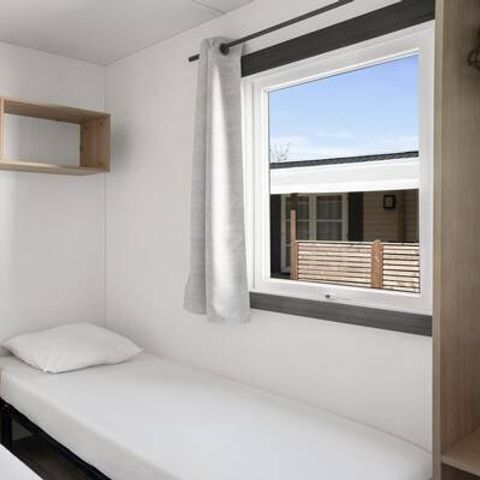 Stacaravan 4 personen - Comfort | 2 slaapkamers | 4 slaapplaatsen | Verhoogd terras | 1 badkamer | Airconditioning