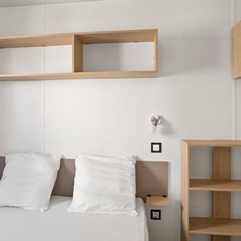 Stacaravan 4 personen - Comfort | 2 slaapkamers | 4 slaapplaatsen | Verhoogd terras | 1 badkamer | Airconditioning