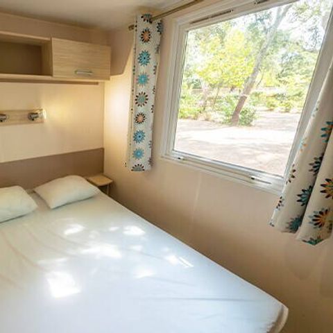 Stacaravan 5 personen - Comfort | 3 slaapkamers | 5 slaapplaatsen | Verhoogd terras | 1 badkamer | Airconditioning