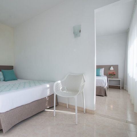 Hotelkamer 4 personen - VIERPERSOONSKAMER SUPERIOR - 2 PLAATSEN - BALKON - ONTBIJT INBEGREPEN
