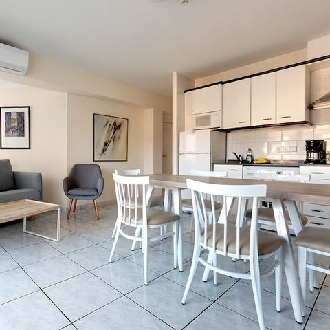 APPARTEMENT 5 personen - 2-slaapkamerappartement - 4 volwassenen + 1 kind (onder 12) of 5 volwassenen