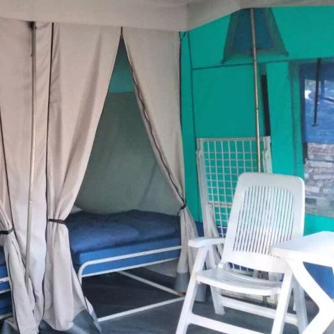 Tent 4 personen - Navajo 4 kamer tent zonder sanitaire voorzieningen