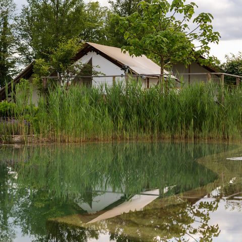 Tent 2 personen - glamping, eigen toilet, wastafel & buitenbad 15m².