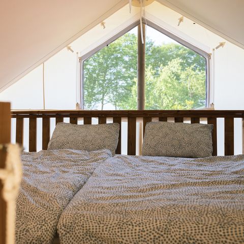 Safaritent 5 personen - Glamping Tent met Badkamer, Amber 44 m², Premium - JACUZZI