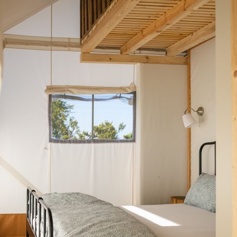 Safaritent 5 personen - Glamping Tent met Badkamer, Amber 44 m², Premium - JACUZZI