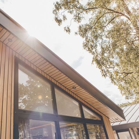 VAKANTIEHUIS 6 personen - Beekzicht met Hottub & Sauna 