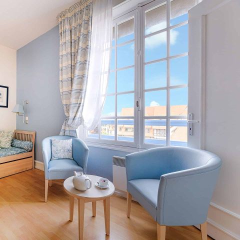 Studio 4 personen - G/292_STUDIO 4 PERSONEN STRAATKANT