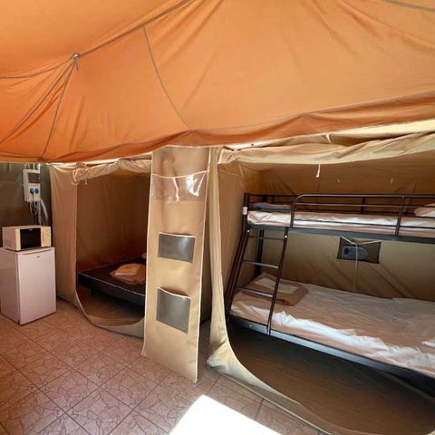 Tent 5 personen - Volledig ingerichte tent - 2 slaapkamers