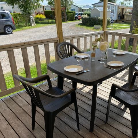 Stacaravan 4 personen - 2 slaapkamers - overdekt terras