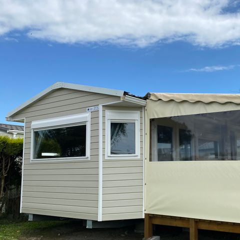 Stacaravan 4 personen -  2 slaapkamers - overdekt terras - Prestige