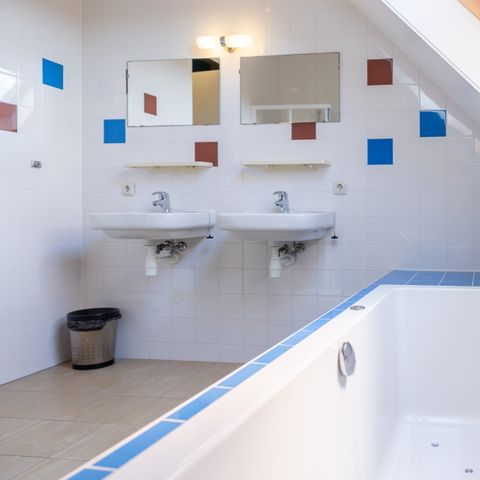 VAKANTIEHUIS 10 personen - Familieboerderij met privé binnenzwembad en sauna