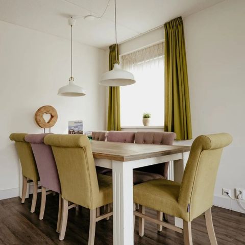 Appartement 6 personen - Luxe waterappartement Uitgeest met privé terras