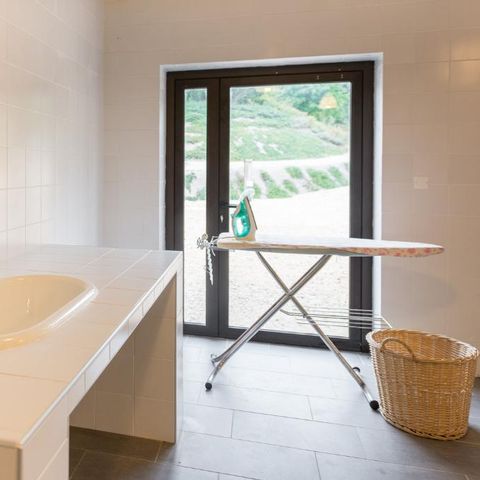 Kampeerplaats - Kampeerplaats Classique Supérieur - 120-140m² - Elektriciteit 10 A - Water dichtbij - 1 voertuig