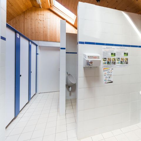 Kampeerplaats - Kampeerplaats Classique Supérieur - 120-140m² - Elektriciteit 10 A - Water dichtbij - 1 voertuig