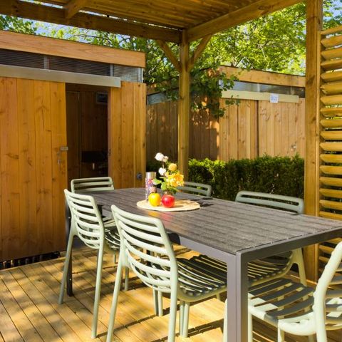 Kampeerplaats - Luxe Kampeerplaats Individueel Sanitair + Tuinpakket