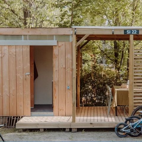 Kampeerplaats - Luxe Kampeerplaats Individueel Sanitair + Tuinpakket
