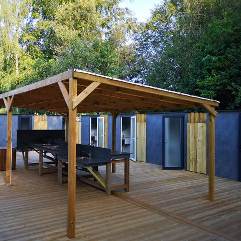 Kampeerplaats - Standplaats Confort Plus - >130 m² - 10A elektriciteit - wateraansluiting - afvoer grijs water