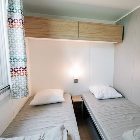 Stacaravan 4 personen - COMFORTABELE COTTAGE met 2 slaapkamers - 30 m² - Overdekt terras - 4 personen