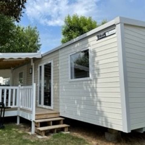 Stacaravan 4 personen - SUNELIA PRESTIGE 2 slaapkamers - 34 m² - Overdekt terras, geschikt voor 4 personen