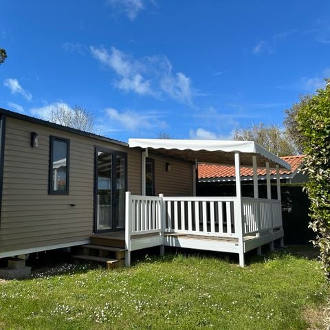 Stacaravan 6 personen - COMFORTABELE COTTAGE met 3 slaapkamers – 35 m² – Overdekt terras – 6 personen