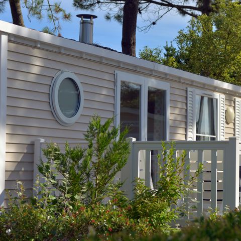 Stacaravan 4 personen - Zondag - COMFORTABELE - COTTAGE met - 2 slaapkamers - 30 m² - Terras met parasol voor