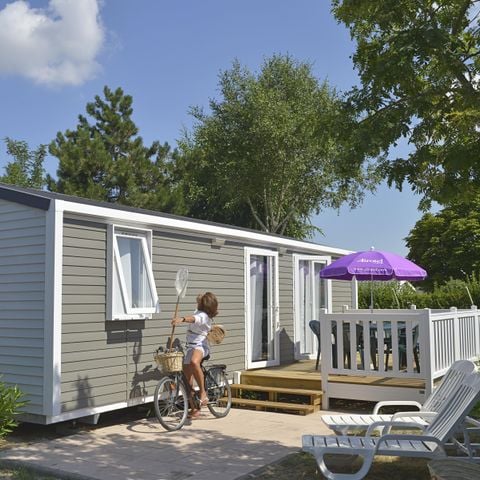 Stacaravan 6 personen - Zondag - COMFORTABELE COTTAGE met 3 slaapkamers - 35 m² - Terras met parasol voor 6 personen