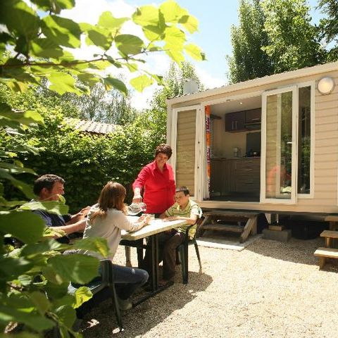 Stacaravan 6 personen - Comfortabel halfoverdekt terras
