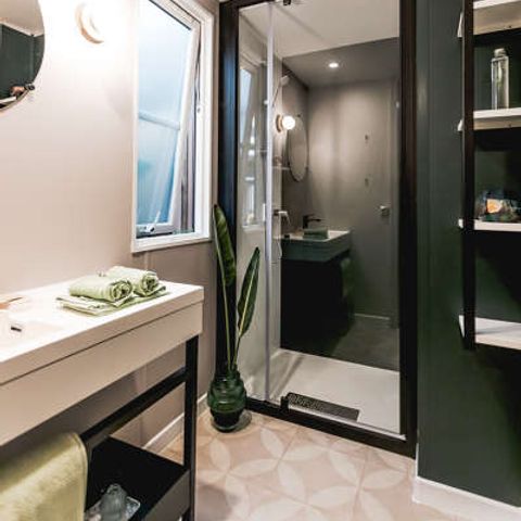 Stacaravan 4 personen - AVEN Premium 28 m² 2 slaapkamers / Overdekt terras