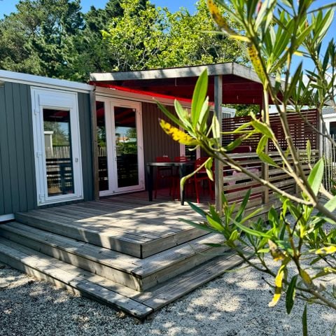 Stacaravan 4 personen - Premium cottage - 2 slaapkamers - 2 badkamers - Bedlinnenpakket, handdoeken, plancha en schoonmaakpakket inbegrepen