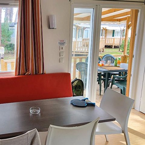 Stacaravan 6 personen - Klassiek XL | 3 slaapkamers | 6 pers | Verhoogd terras | Airconditioning