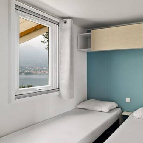 Stacaravan 6 personen - Mobile-home | Comfort | 3 Slaapkamers | 6 Pers. | Verhoogd terras | Airconditioning