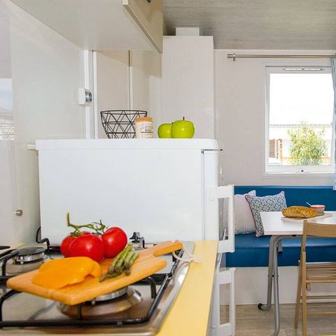 Stacaravan 4 personen - Klassiek | 2 slaapkamers | 4 slaapplaatsen | Halfoverdekt terras | 1 badkamer | Airconditioning