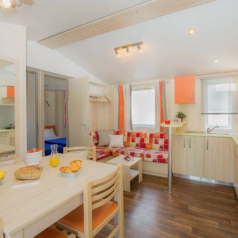 Stacaravan 6 personen - Klassiek | 3 slaapkamers | 6 pers | Verhoogd terras | 1 badkamer | Airconditioning