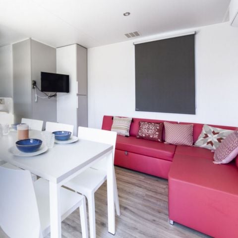 Stacaravan 7 personen - PREMIUM - 3 slaapkamers met airconditioning +TV+Gaskookplaat + 2 badkamers