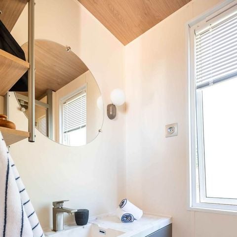 Stacaravan 5 personen - PREMIUM - 2 slaapkamers met airconditioning +TV+Gaskookplaat + 2 badkamers - 2025