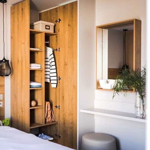 Stacaravan 5 personen - PREMIUM - 2 slaapkamers met airconditioning +TV+Gaskookplaat + 2 badkamers - 2025