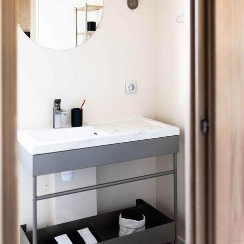 Stacaravan 7 personen - PREMIUM - 3 slaapkamers met airconditioning +TV+Gaskookplaat + 2 badkamers - 2025