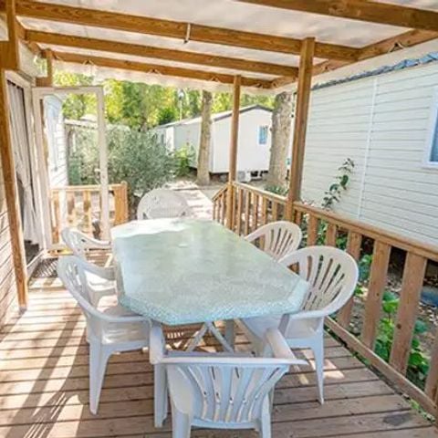 Stacaravan 4 personen - Klassiek | 2 Slaapkamers | 4 Pers | Verhoogd terras | Airconditioning door Homair