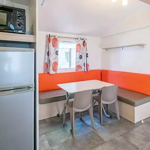 Stacaravan 4 personen - Klassiek | 2 Slaapkamers | 4 Pers | Verhoogd terras | Airconditioning door Homair