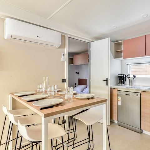 Stacaravan 6 personen - Premium | 3 Slaapkamers | 6 Pers | Verhoogd terras | Airconditioning | TV