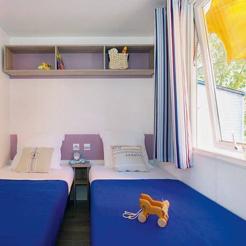 Stacaravan 4 personen - Mobile-home | Comfort | 2 Slaapkamers | 4 Pers. | Verhoogd terras | Airconditioning.