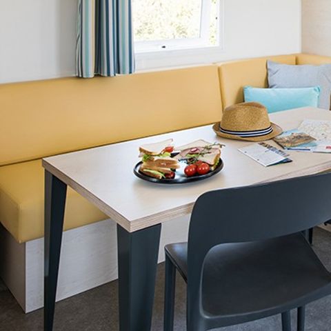 Stacaravan 4 personen - Ultimate | 2 slaapkamers | 4 pers | Verhoogd terras | 2 badkamers | Airconditioning | TV
