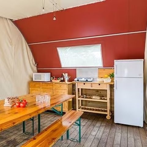 Glampingtent 8 personen - Explorer | 4 slaapkamers | 6/8 personen | Niet overdekt verhoogd terras | Geen badkamer
