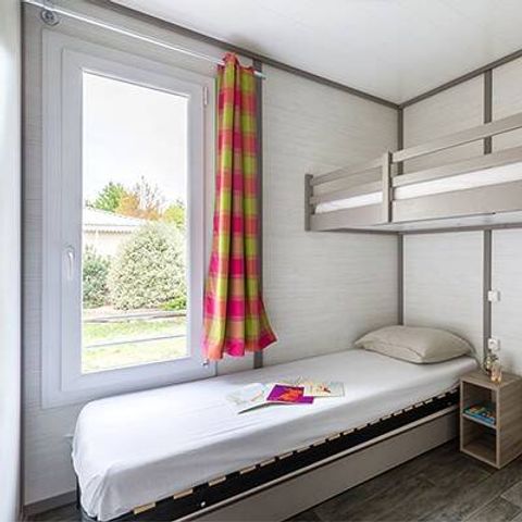 Stacaravan 7 personen - Chalet | Comfort XL | 3 slaapkamers | 5/7 pers. | Verhoogd terras | Airconditioning | TV