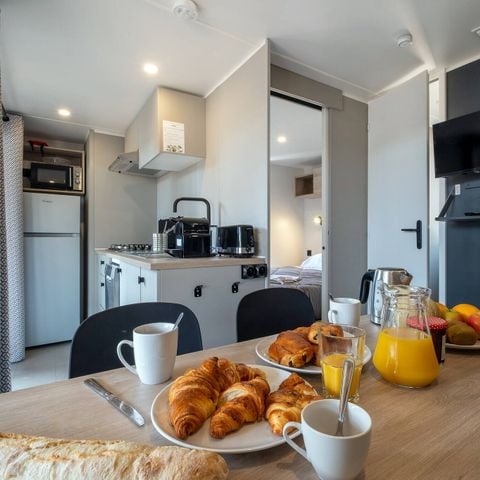 Stacaravan 6 personen - Mobile-home | Comfort | 3 Slaapkamers | 6 Pers. | Overdekt terras | 1 Badkamer | Air-con.