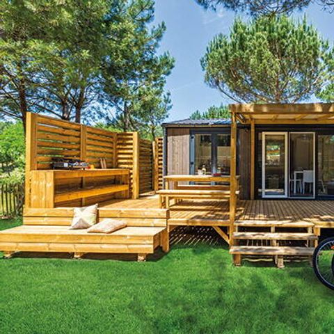 Stacaravan 6 personen - Mobile-home | Premium Exclusive | 3 slaapkamers | 6 pers | Verhoogd terras | Jacuzzi | Buitendouche | 1 badkamer | Airconditioning | TV