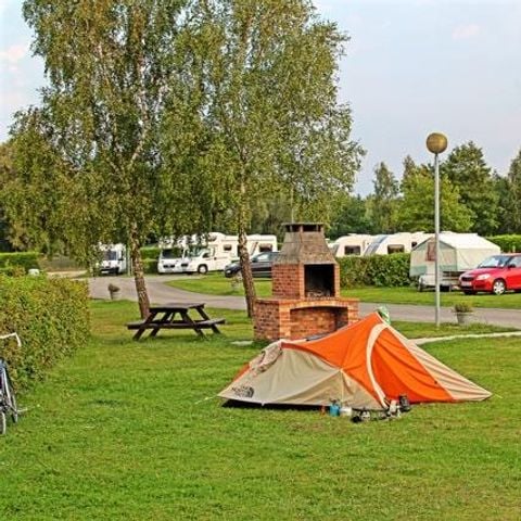 STAANPLAATS - Wandel- of fietsarrangement met tent