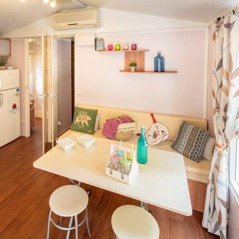 Stacaravan 6 personen - Comfort | 2 slaapkamers | 4 tot 6 slaapplaatsen | Een terras | 1 badkamer | Airconditioning